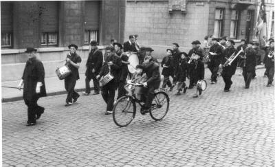 Batjesstoet, Muziek der Aloude Sicambers, Noordstraat, Roeselare, 1953