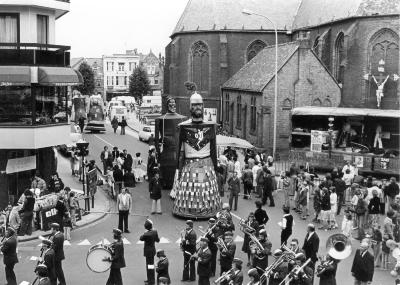 Reuzen Rolarius en Roobaert, batjesstoet, Roeselare, 1979