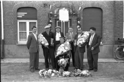 Huldiging drie kampioenen club "De Grensvink", Izegem, 1958 