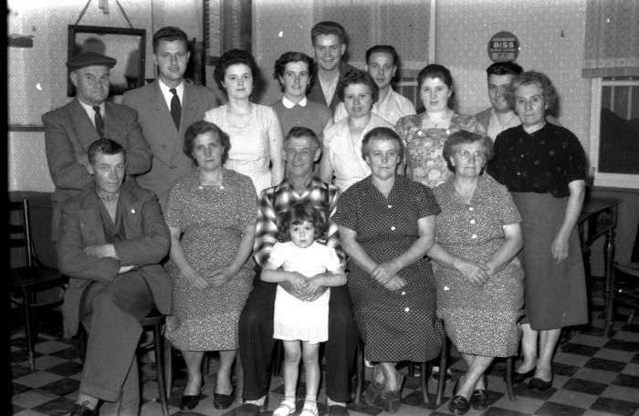 Fotoverslag laatste avond Canadees in café "De Eendracht", Izegem, 1958