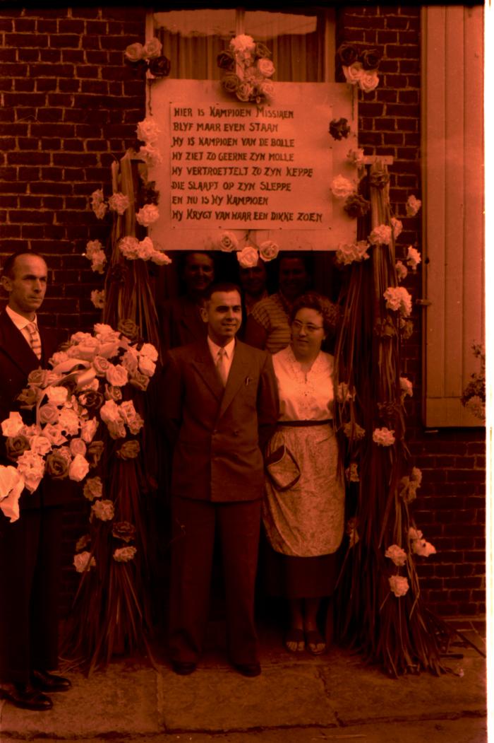 Missiaen gehuldigd als Bolderskampioen, Izegem, 1958