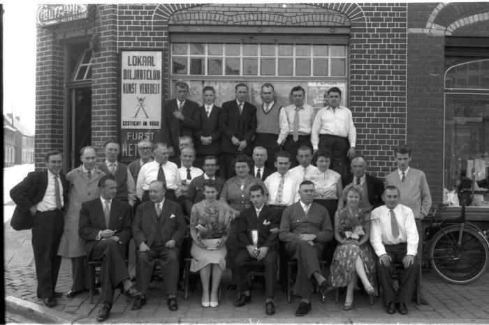 Huldiging biljartkampioen, Izegem, 1958