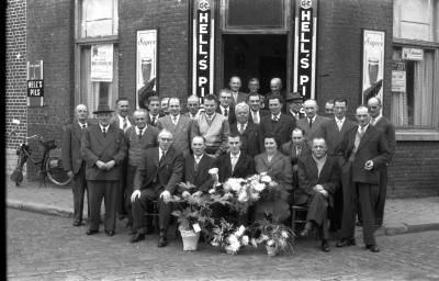 Kampioenviering café "Nieuw Staden", Izegem, 1958