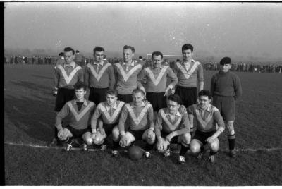 Fotoverslag voetbalwedstrijd Houthulst-Staden, Izegem, 1958