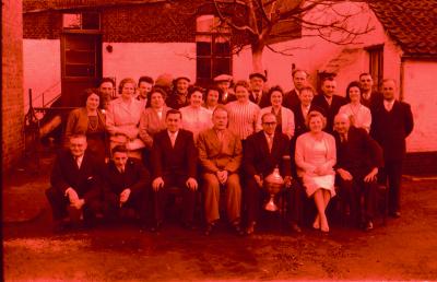 Kampioenenhuldiging café "De Congo", Izegem, 1958