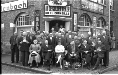 Kampioenviering café "De Gulden Beker", Izegem, 1958