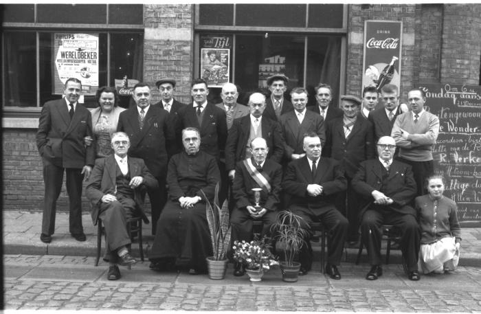 Kampioenviering café "De Gilde", Emelgem, 1958