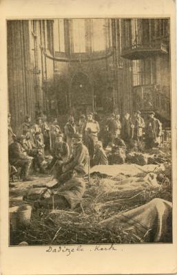 Gewonde soldaten in de kerk Dadizele