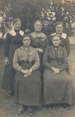 Dames uit Beveren, 1920