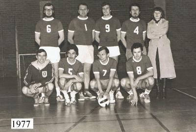 Minivoetbalploeg leraars lagere school, 1977