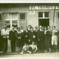 Huwelijk Martha Hollevoet en Michel Devloo in café "De Trompette", Beveren