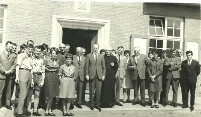 Bijeenkomst aan het stadhuis, Gits