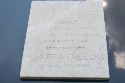 Gedenksteen vuurkruiser Hilaire Vereecke, Hooglede 