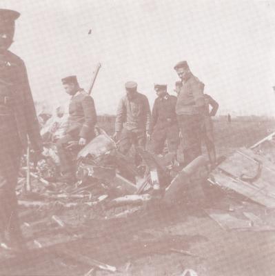Duits vliegtuig gemitrailleerd en neergestort in Roeselare, 24 april 1916