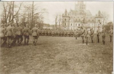 Militairen vieren 200 jaar '3de Wurtt IR' in kasteelpark, Dadizele 18 maart 1916