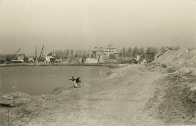 Werken aan De Centrumbrug en de Vaart, Ingelmunster, ca 1956