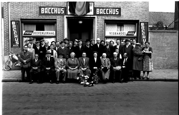 Groepsfoto De jonge reisduif,1957
