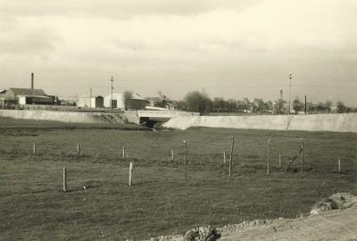 Werken aan De Centrumbrug en de Vaart, Ingelmunster, ca 1956