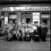 Groepsfoto café De Reisduif,1957