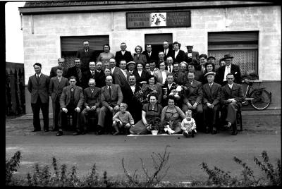 Groepsfoto café Roxy,1957