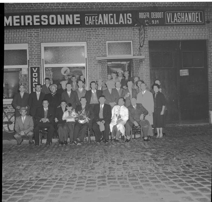 Groepsfoto café Anglais,1957
