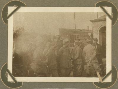 Duitse krijgsgevangenen na slag bij 'Steenstraete' 1 mei 1915