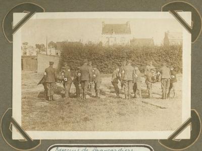 Brancardiers tijdens een oefening, Adinkerke 2 augustus 1915