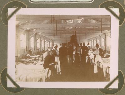 Zaal met gekwetsten in hospitaal Cabourg, Adinkerke 25 augustus 1915