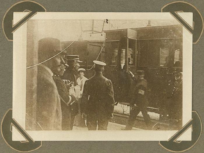 Koningin Elisabeth bezoekt station, Adinkerke 7 september 1915