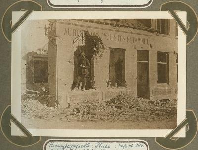 'Estaminet au Repos des Cyclistes' markt Ramskapelle, 22 september 1915