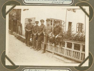 Roeselaarse soldaten in Adinkerke, 3 oktober 1915