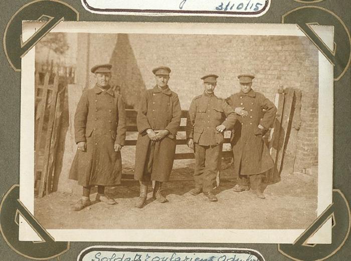 Roeselaarse soldaten in Adinkerke, 3 oktober 1915