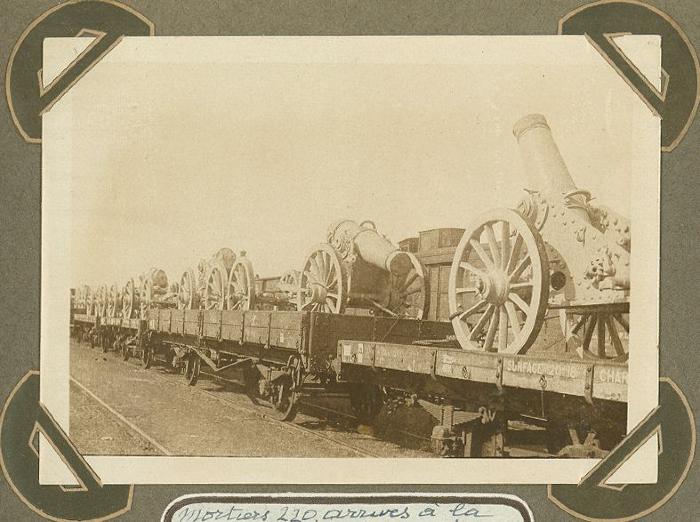 Aankomst 220 mm mortieren in station Adinkerke, 3 oktober 1915