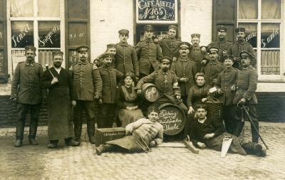 Groepsfoto Duitse militairen, Izegem