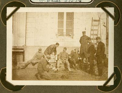 Voorbereiding visvangst, Saint Briac (Fr.), 8 maart 1915
