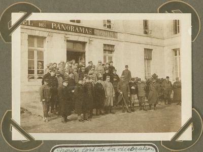 Groepsfoto met gedecoreerden, St. Briac (Fr.) 5 maart 1916