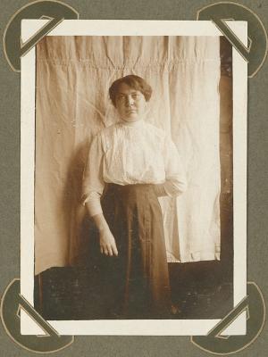 Dochter van kleermaker Handzaeme, Adinkerke 10 september 1915