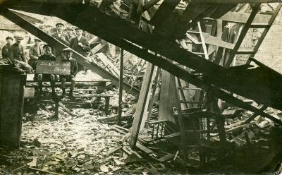 Kinderen tussen puin, 16 oktober 1918, Izegem