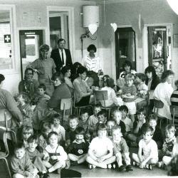 Moederfeest in de kleuterafdeling, Lichtervelde, mei 1988