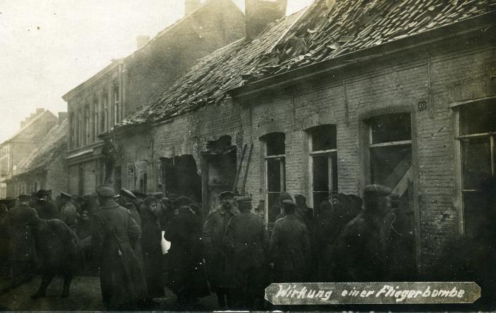 Verwoest huis, Izegem
