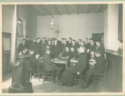 3e en 4e Latijnse klas, Sacristie St-Michielskerk Roeselare, 1914-1915