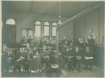 5e Latijnse klas, 1914-1915, Sacristie Sint-Amandskerk Roeselare