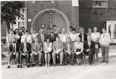 Uitreiking van getuigschrift "Aanstelling tot gemachtigde opzichter" door het gemeentebestuur, Lichtervelde, najaar 1989