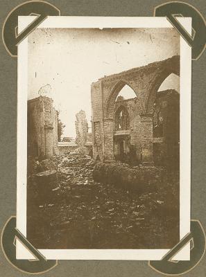 Ruïnes van kerk, Pervijze 28 september 1915