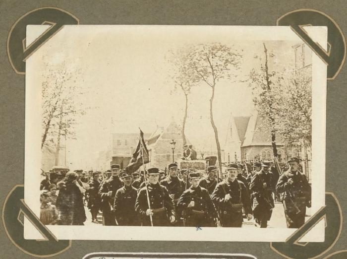 Bezoek van prins Leopold aan 12de linie Adinkerke 10 juli 1915