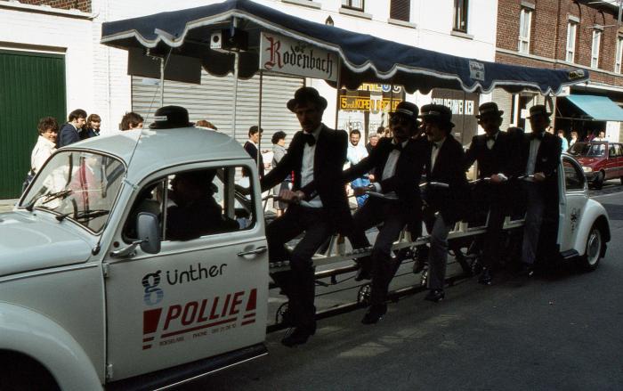 Tap en Torrestoet Dadizele: reclamewagen Pollie, 15 mei 1983