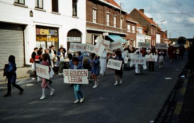 Tap en Torrestoet Dadizele: kinderen met slogans; 15 mei 1983