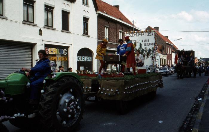 Tap en Torrestoet Dadizele: kar met tafelvoetbal; 15 mei 1983