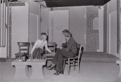 Foto's tijdens repetitie toneelvereniging Kunst na Arbeid (KNA), Moorslede maart 1975