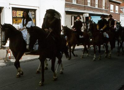 Tap en Torrestoet Dadizele: ridders te paard; 15 mei 1983